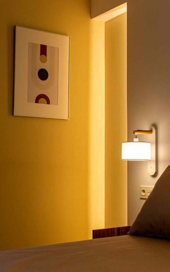 Apartamentos 1 Abril Málaga Dış mekan fotoğraf