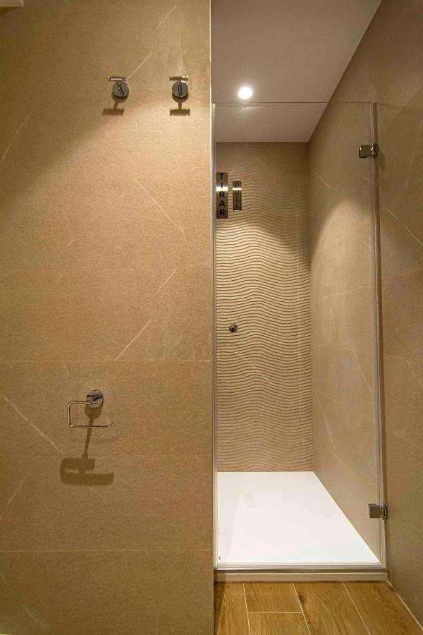 Apartamentos 1 Abril Málaga Dış mekan fotoğraf