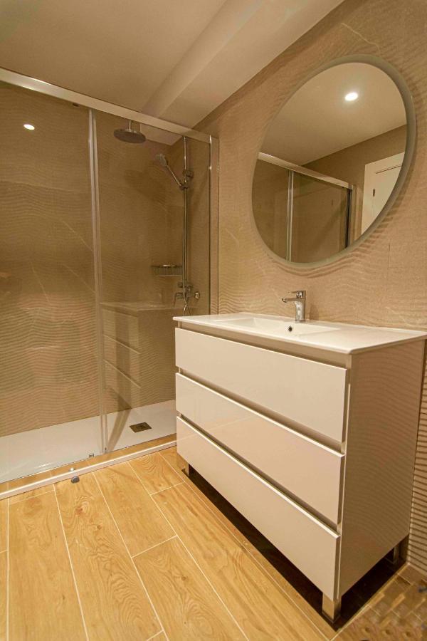 Apartamentos 1 Abril Málaga Dış mekan fotoğraf