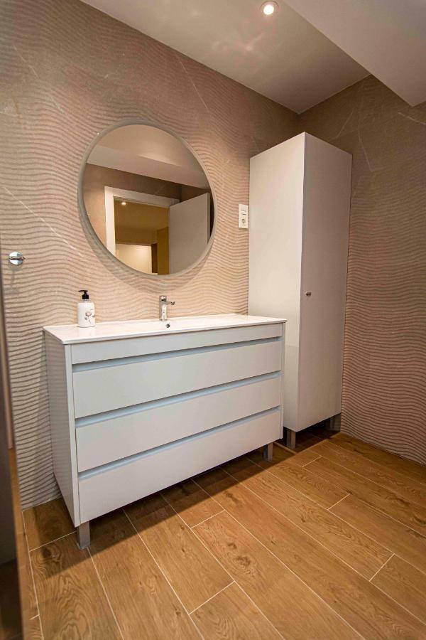 Apartamentos 1 Abril Málaga Dış mekan fotoğraf