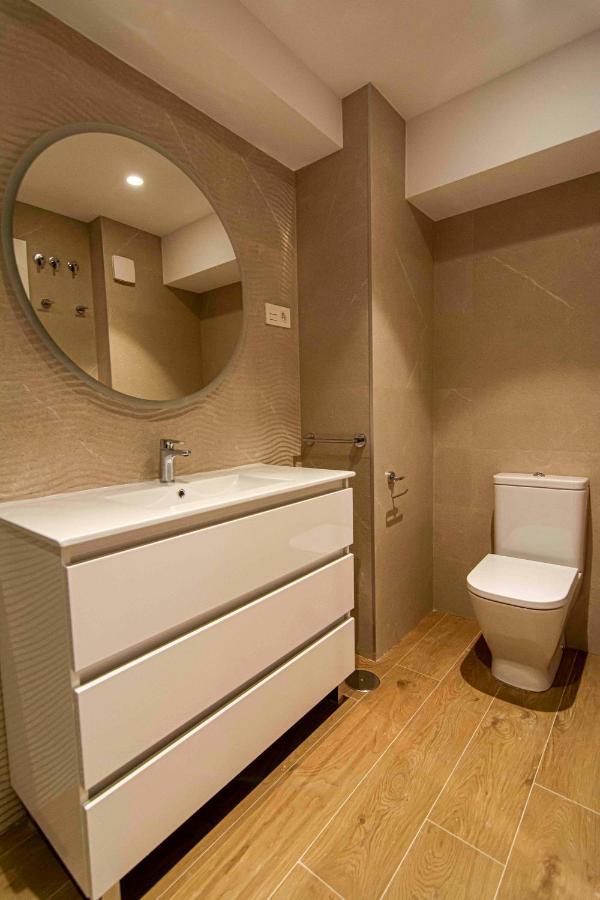 Apartamentos 1 Abril Málaga Dış mekan fotoğraf